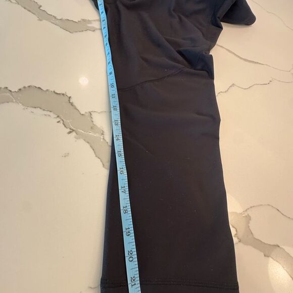 Black High-Waisted Leggings - Picture 6 of 6